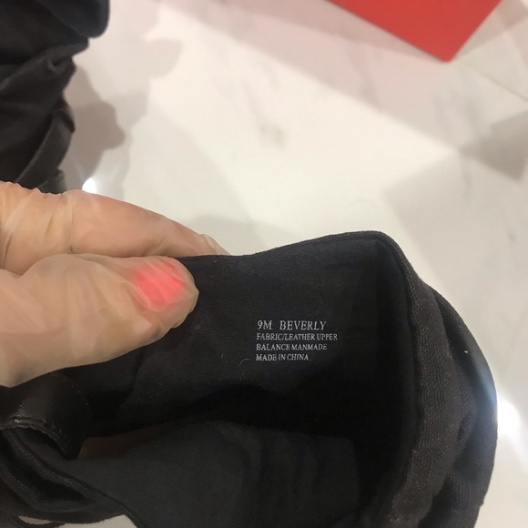 Cute Sandals - Picture 2 of 3